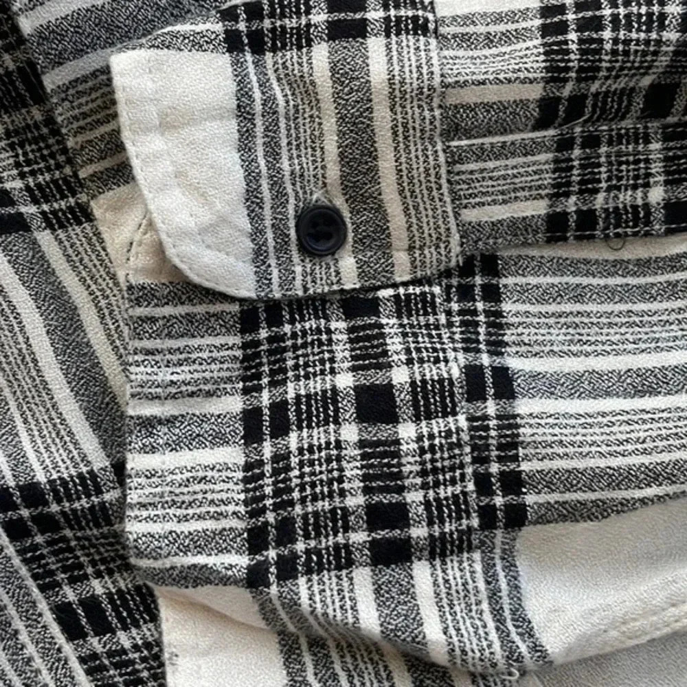 Elan-Brie black and white plaid top with fringed hemline size Large NEW - Picture 6 of 9